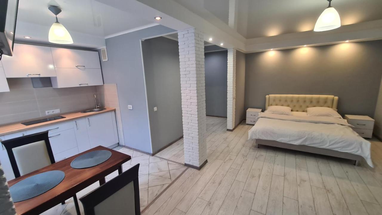 Apartaments On Vulytsia Heroiv Ato 32 Krivoy Rog Exterior foto