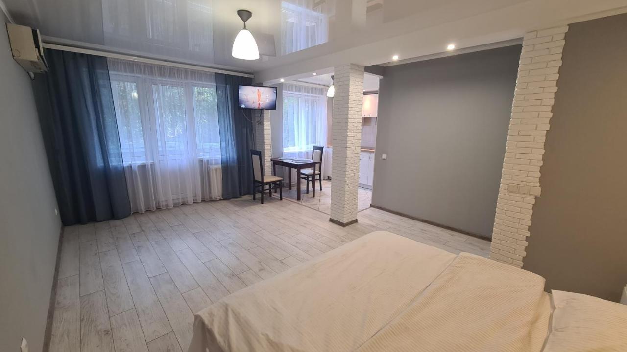 Apartaments On Vulytsia Heroiv Ato 32 Krivoy Rog Exterior foto