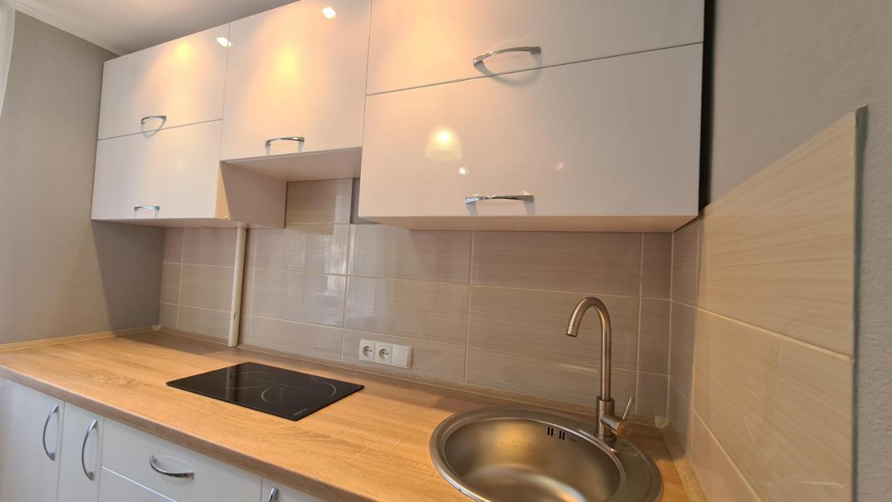 Apartaments On Vulytsia Heroiv Ato 32 Krivoy Rog Exterior foto
