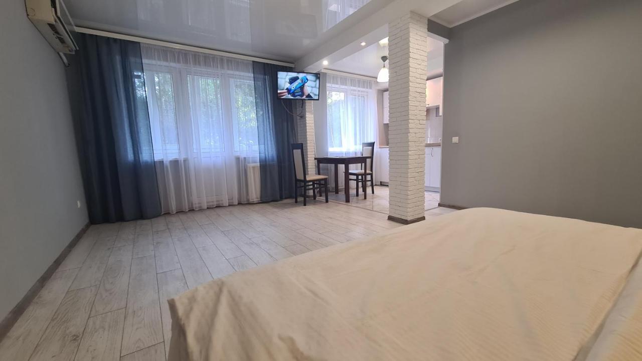 Apartaments On Vulytsia Heroiv Ato 32 Krivoy Rog Exterior foto